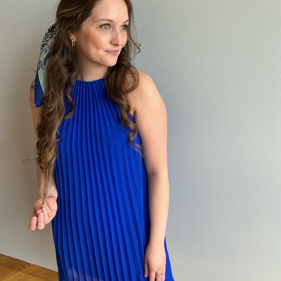 Vibrant Blue Pleated Dress - Picture 4 of 7